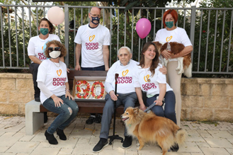 התנדבות למען קשישים, ניצולי השואה, נשים ונערות